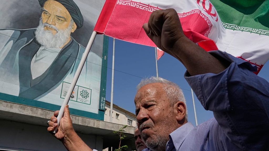 46 عامًا على “أزمة الرهائن”.. إيران تُحيي ذكرى اقتحام السفارة الأمريكية في طهران