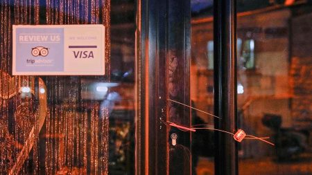 بعد وفاة العائلة الألمانية في إسطنبول.. تحقيقات تكشف حالات تسمم أخرى مرتبطة بمواد مكافحة الحشرات