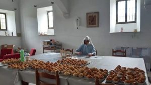 إسبانيا: اعتقال الراهبة لورا غارسيا بتهمة تهريب الأعمال الفنية للكنيسة الكاثوليكية