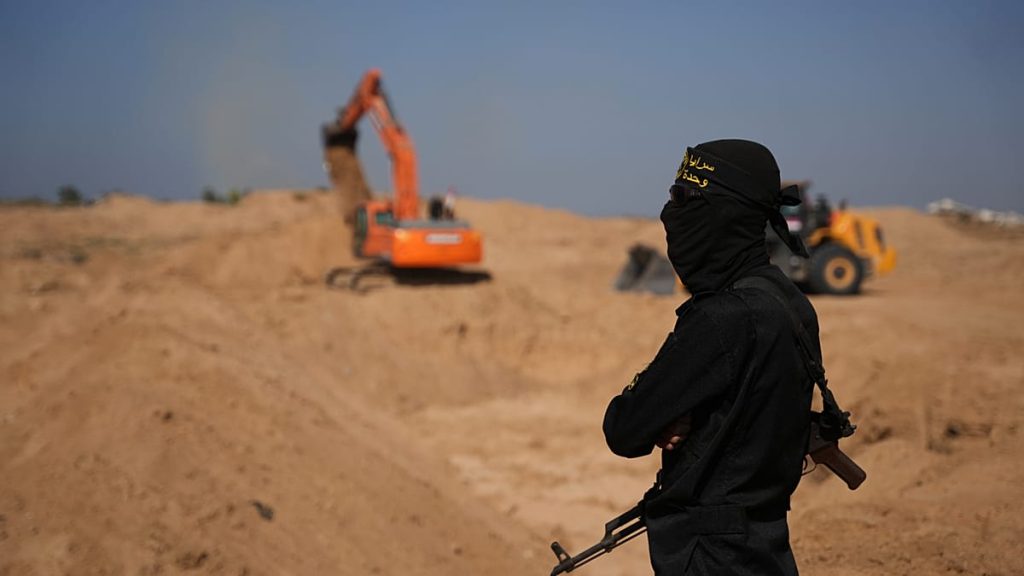 مباشر – رفع الجاهزية الدفاعية في شمال إسرائيل.. وإقالات وتوبيخات بحق كبار ضباط الجيش