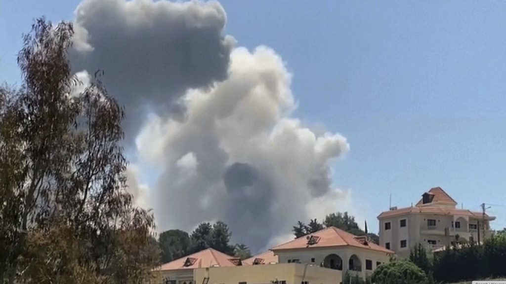 تصعيد إسرائيلي واسع جنوب لبنان.. إنذارات متتالية وغارات تمتد إلى عدة بلدات