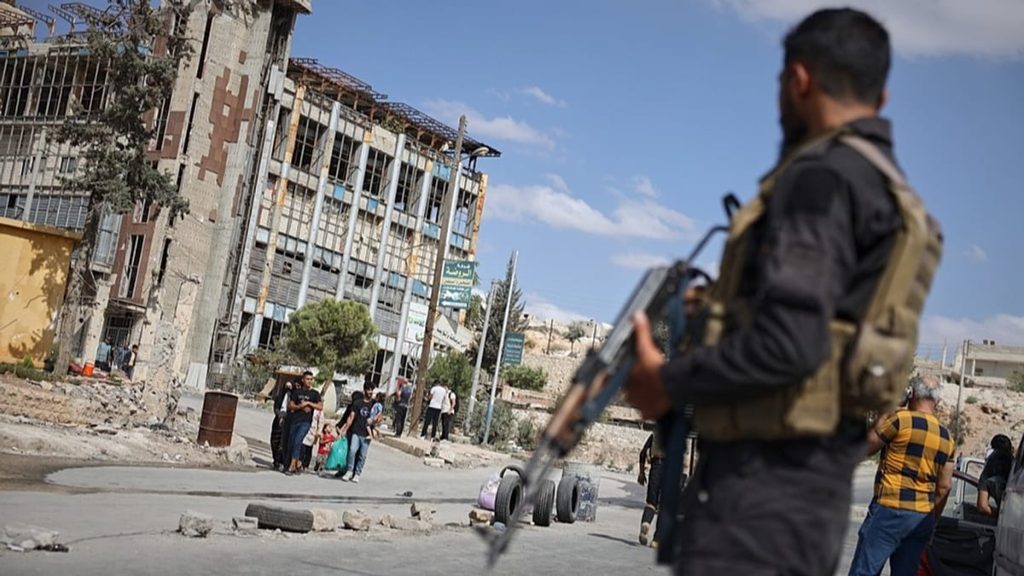 بعد التوترات في حمص.. الداخلية السورية تتحدث عن “فتنة” مُفتعلة وتُعلن توقيف 120 شخصًا