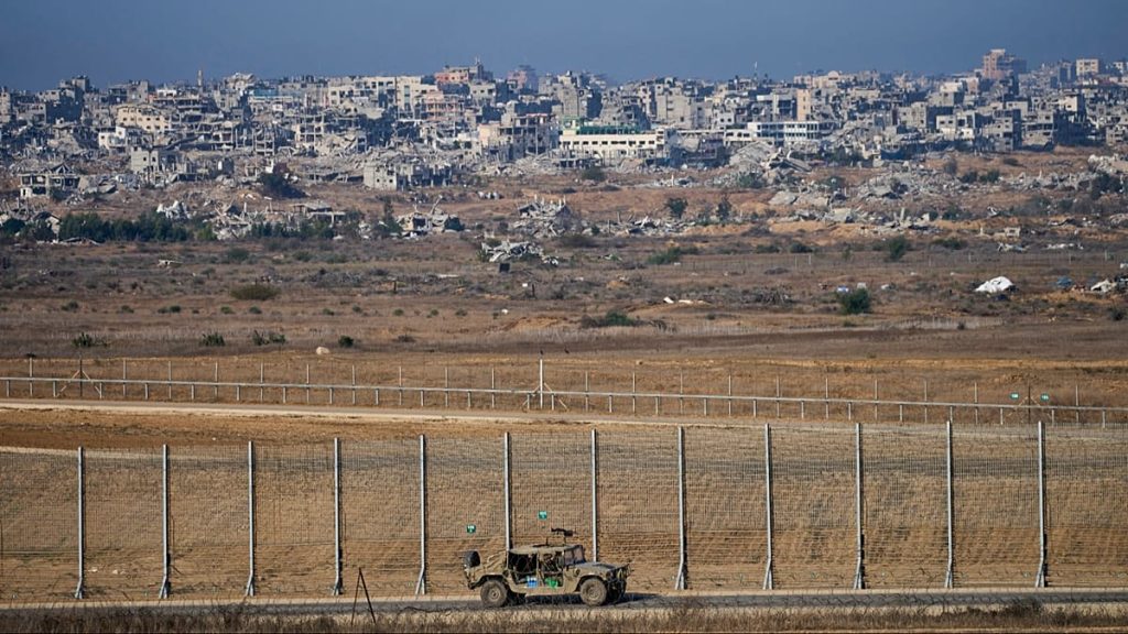 تحقيق يكشف: هنا يُرسم مستقبل قطاع غزة.. “بعيدًا عن أهله”