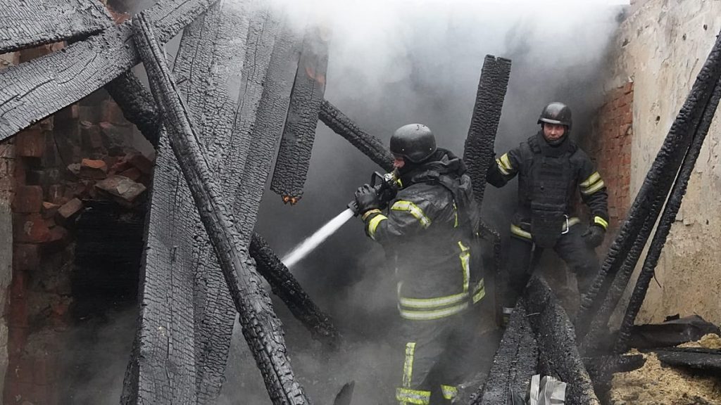 فيديو. غارات روسية بطائرات مسيرة على خاركيف تلحق أضرارا بمنازل وتصيب 2