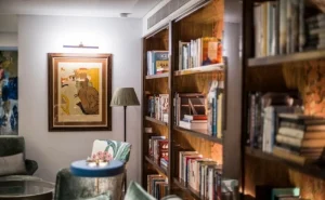 حين تتحدث اللوحات.. لا يعود المكان عادياً – أخبار السعودية