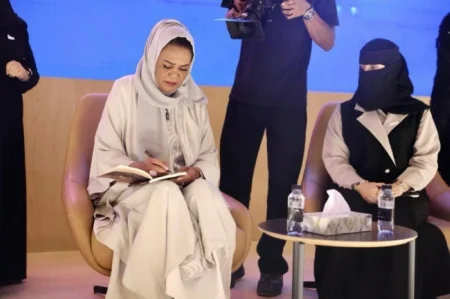 وفاء حسين الراية توثّق سيرة المذيعة دنيا بكر يونس – أخبار السعودية