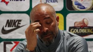 “لحظة غضب”.. مدرب نيجيريا يعتذر للكونغو عن اتهام السحر