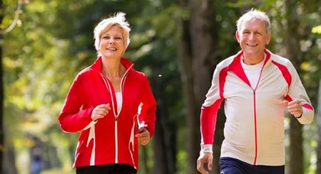 مختصة: توقف كبار السن عن الحركة يتسبب في ارتخاء العضلات