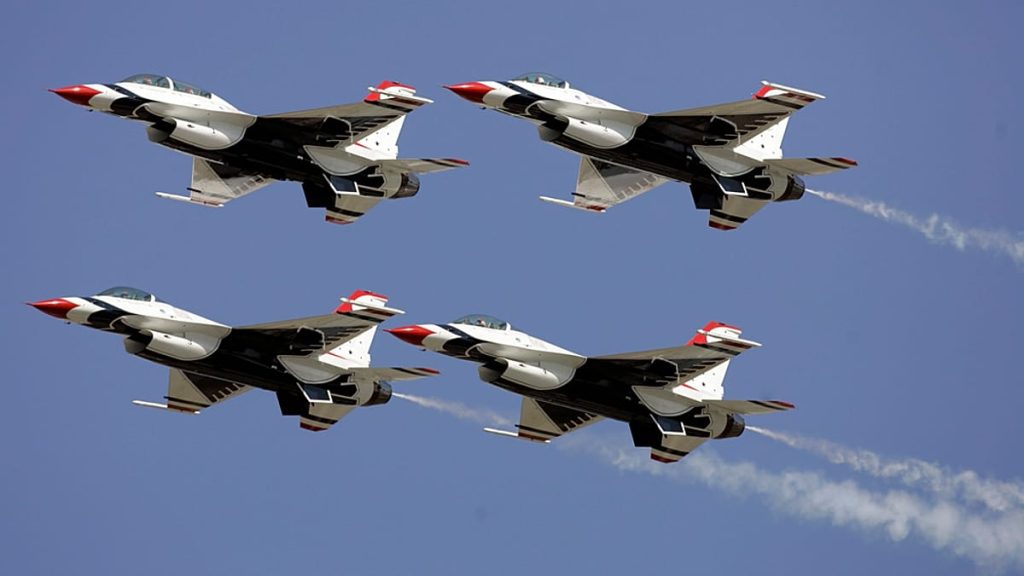 بـ 70 ضربة متزامنة.. أمريكا تطلق عملية “عين الصقر” ضد مواقع داعش في سوريا