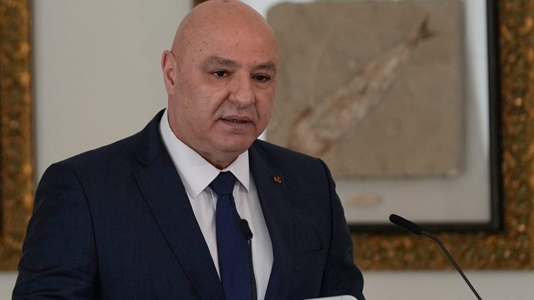 الرئيس اللبناني يطالب وفد مجلس الأمن الدولي بالضغط على إسرائيل ودعم الجيش