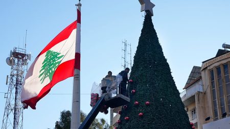 “لا أتشبّه بالكفار”.. فيديو لطالبات قاصرات حول الاحتفال بعيد الميلاد يشعل سجالًا واسعًا في لبنان