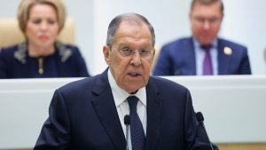 لافروف يحذر الأوروبيين: أي وجود عسكري لكم في أوكرانيا سيصبح هدفًا مشروعًا