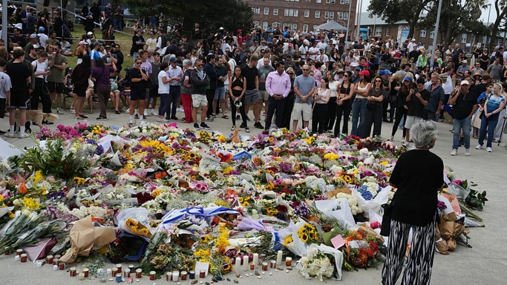 ما خفي في هجوم أستراليا الدموي: حصيلة ثقيلة.. وتساؤلات حول ملف “الأب والابن” والعلاقة بداعش