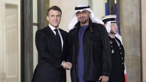 من الإمارات.. ماكرون يفتح صفحة ما بعد “شارل ديغول”: حاملة طائرات جديدة لفرنسا