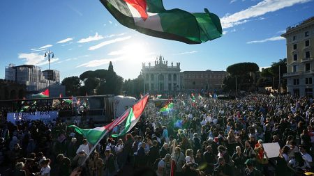 موجة احتجاجات مؤيدة لفلسطين في إيطاليا: اشتباكات مع سياح إسرائيليين ومحاولات تعطيل فعالية أولمبياد