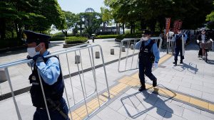 اليابان: إصابة 14 شخصًا في هجوم بسكين ومادة سائلة داخل مصنع للإطارات