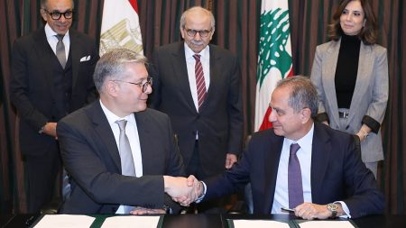 وسط تفاقم أزمة الكهرباء.. اتفاق بين القاهرة وبيروت لتلبية احتياجات لبنان من الغاز الطبيعي
