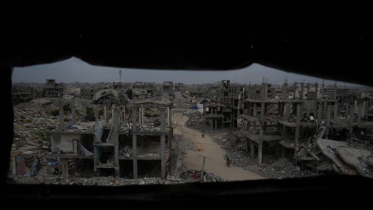 مباشر – خلافات تعصف بالجيش الإسرائيلي.. ومؤشرات إنسانية خطيرة تتفاقم في قطاع غزة