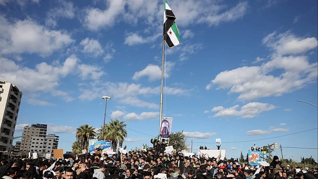 سوريا: حظر تجوّل ليلي في اللاذقية وسط اضطرابات طائفية دامية تهزّ الساحل