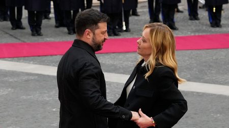 فيديو. زيلينسكي يلتقي البابا ليون ١٤ ورئيسة الوزراء ميلوني في زيارة لإيطاليا