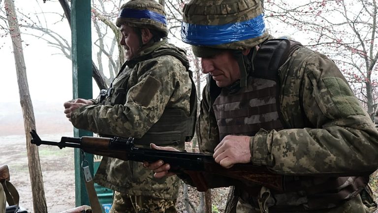 هل تفضّل أوروبا وأوكرانيا الحرب على “سلام هش” مع روسيا؟