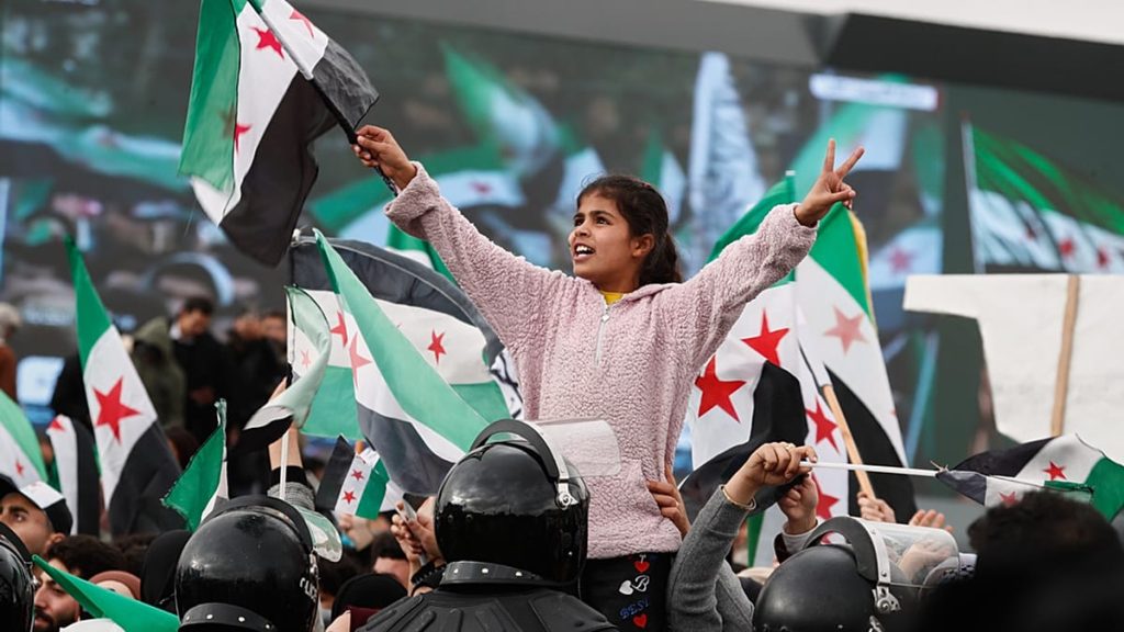 “قوانين الأسد تحكم سوريا”.. الإفراج عن صحافي سوري-أميركي في دمشق بعد توقيفه بتهمة إثارة النعرات