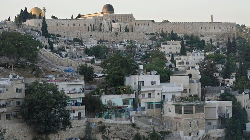 العفو الدولية تطالب بوقف تهجير عائلة فلسطينية في القدس