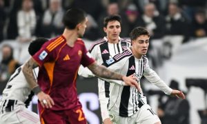 يوفنتوس يهزم روما ويطارد إنتر على صدارة الدوري الإيطالي