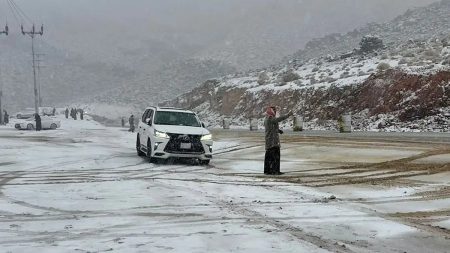 «الأرصاد»: فرص لتساقط الثلوج اليوم على أجزاء من شمال الرياض والقصيم