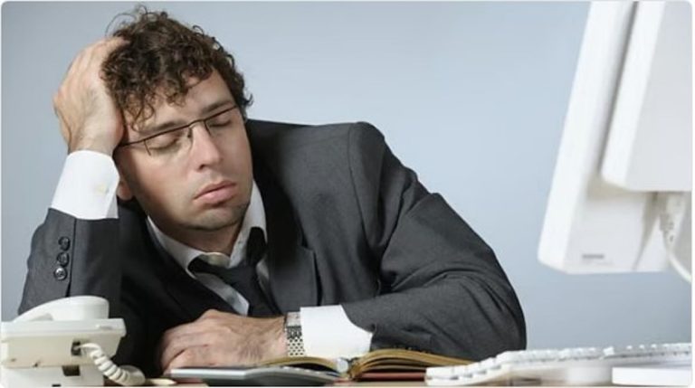 خالد النمر: 7 أسباب تؤدي إلى الشعور بالكسل والخمول