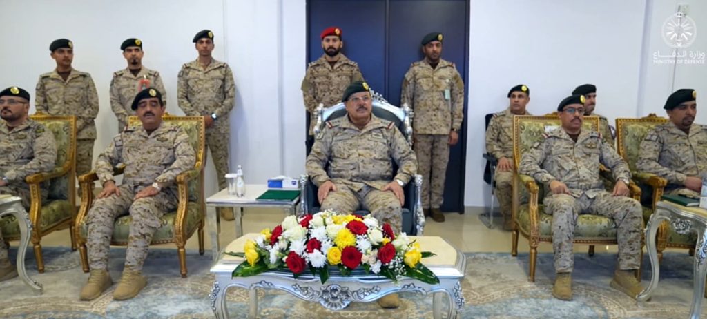 «العمرو» يشهد ختام تمرين دورتين للضباط وحفل تخرّج لدورات معهد الدفاع الجوي