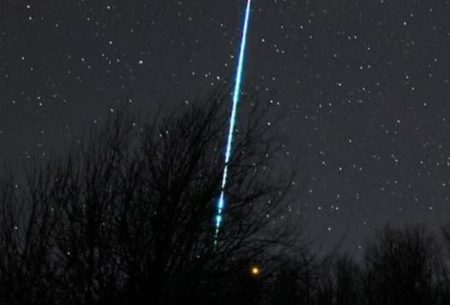 «فلكية جدة»: سماء المملكة تستعد لذروة شهب التوأميات 2025