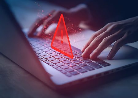 «بينها ثغرات التقنية».. محام يحذر من 4 أساليب للمحتالين