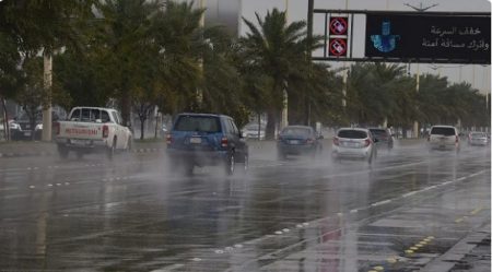 القوات الخاصة للأمن والحماية تكثف جهودها الميدانية تزامنًا مع تساقط الثلوج في تبوك