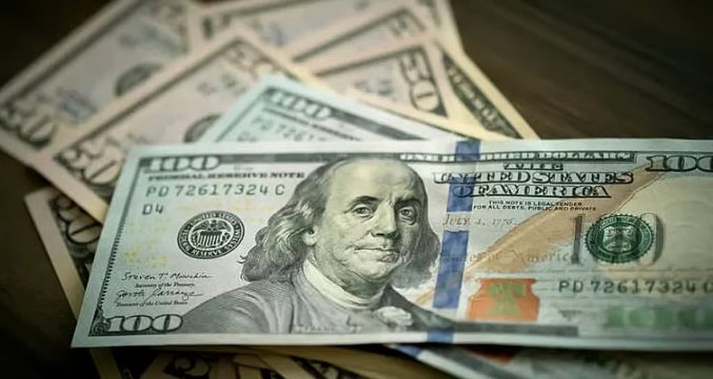 استقرار الدولار قرب أدنى مستوى من بداية أكتوبر الماضي