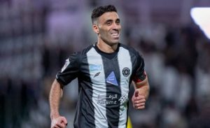 ناقد رياضي يرفض رحيل عبد الرزاق حمد الله عن الشباب: لاعب يصنع الفارق