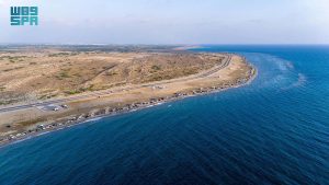 صباحات شتاء شواطئ جازان.. هدوء البحر وجاذبية المكان