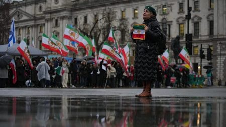 بين احتجاجات إيران وتهديدات ترامب.. أين تقف العواصم العربية؟