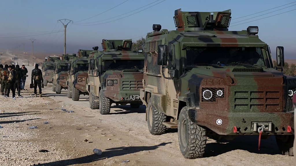 مسيّرة تفجّر مستودعًا وتقتل سبعة جنود سوريين.. اتهام مباشر لـ”قسد” ووقف النار أمام اختبار جديد