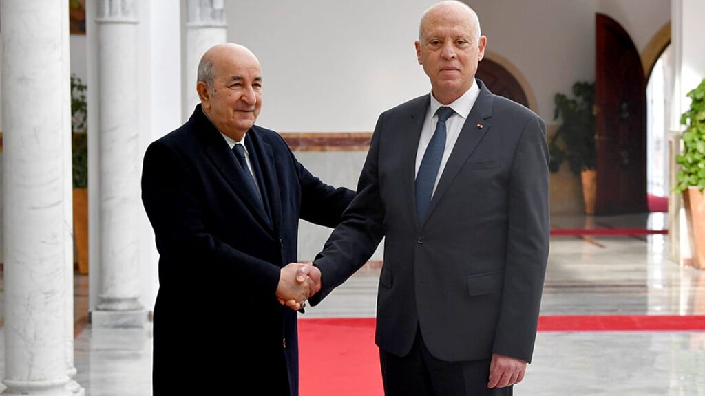 العفو الدولية تدين إعادة سيف الدين مخلوف إلى تونس وتطالب الجزائر بتوضيح الأساس القانوني