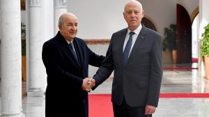 العفو الدولية تدين إعادة سيف الدين مخلوف إلى تونس وتطالب الجزائر بتوضيح الأساس القانوني