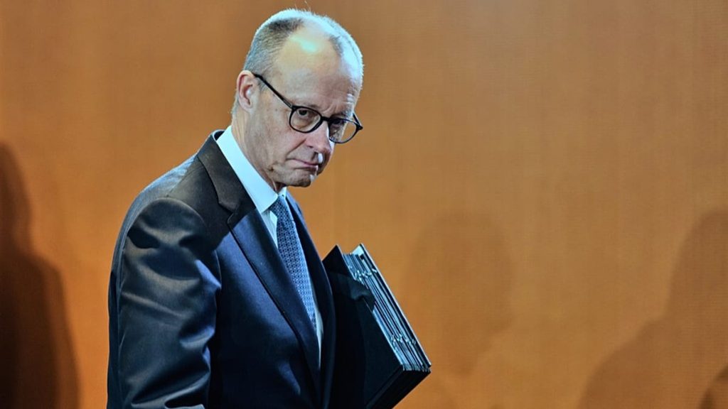 المستشار الألماني: أيام النظام الإيراني باتت “معدودة”.. وطهران تتوعد بـ”رد غير مسبوق”