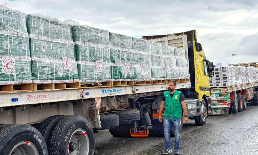 قافلة إغاثة سعودية جديدة لغزة عبر معبر رفح | مركز الملك سلمان