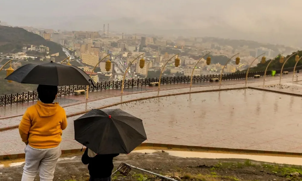 طقس السعودية: أمطار رعدية وضباب متوقع على 3 مناطق