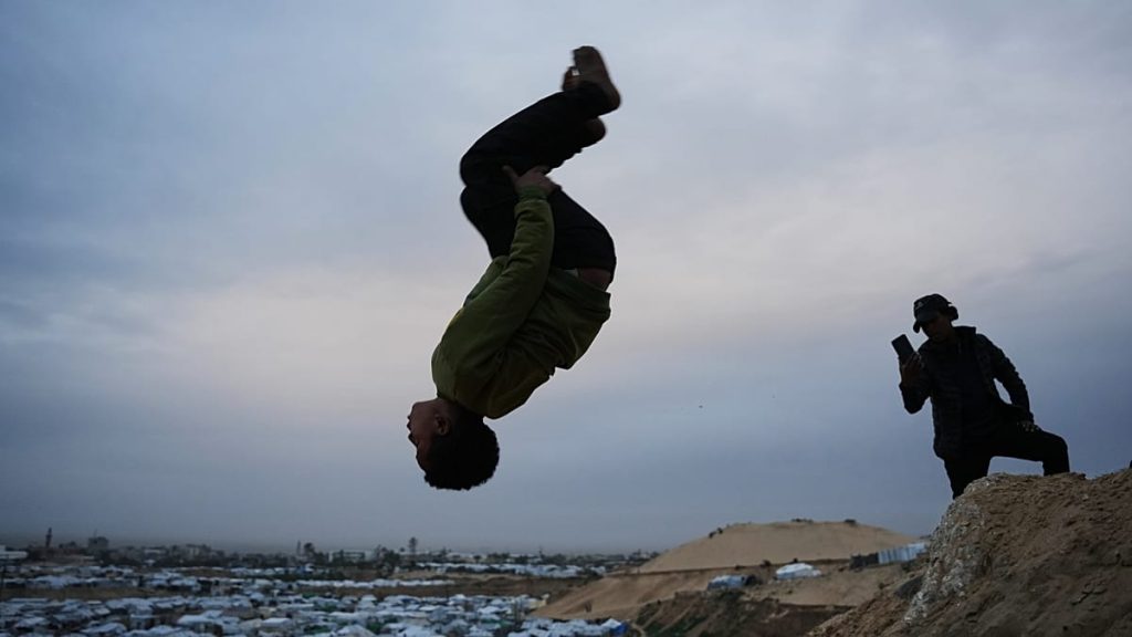 مباشر – وصول عائدين إلى غزة عبر معبر رفح واقتحامات في الضفة الغربية.. وويتكوف يزور إسرائيل