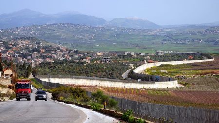 اقتحام وتصعيد.. إسرائيليون يعبرون الحدود نحو لبنان ويطالبون بالاستيطان جنوبًا