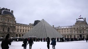 تحقيق فرنسي: “إخفاقات منهجية” سهّلت سرقة اللوفر بـ100 مليون دولار