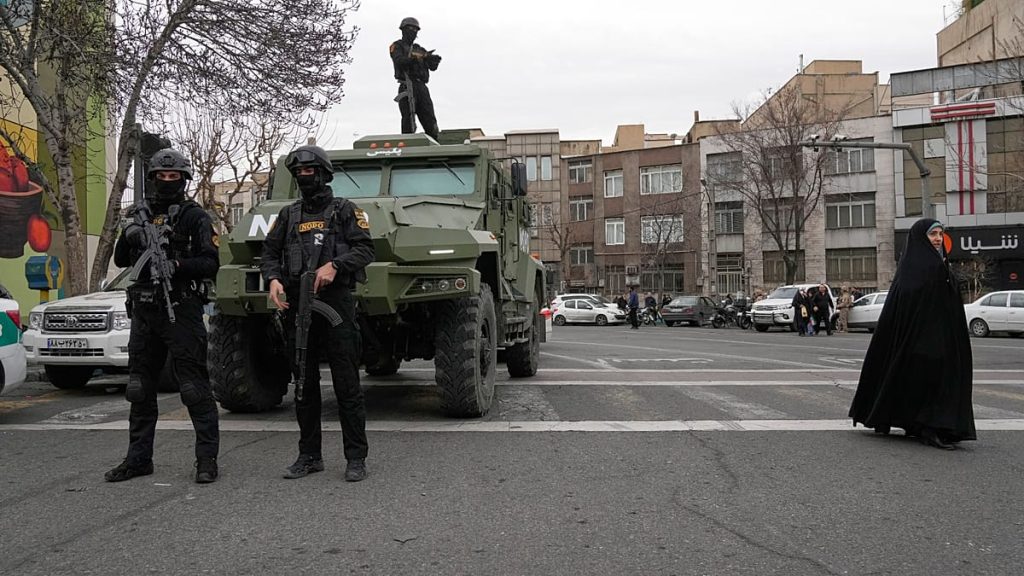 “بكفالة مالية”.. السلطات الإيرانية تُفرج عن قياديين إصلاحيين بعد الاحتجاجات الأخيرة