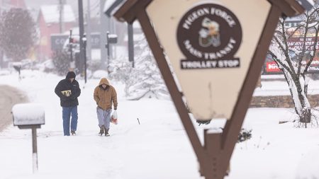 اضطرابات واسعة في النقل مع اجتياح عاصفة ثلجية جنوب الولايات المتحدة