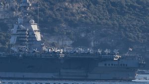 وصول حاملة الطائرات “جيرالد آر. فورد” إلى كريت.. هل تكسر العملاقة الأمريكية جمود النووي الإيراني؟